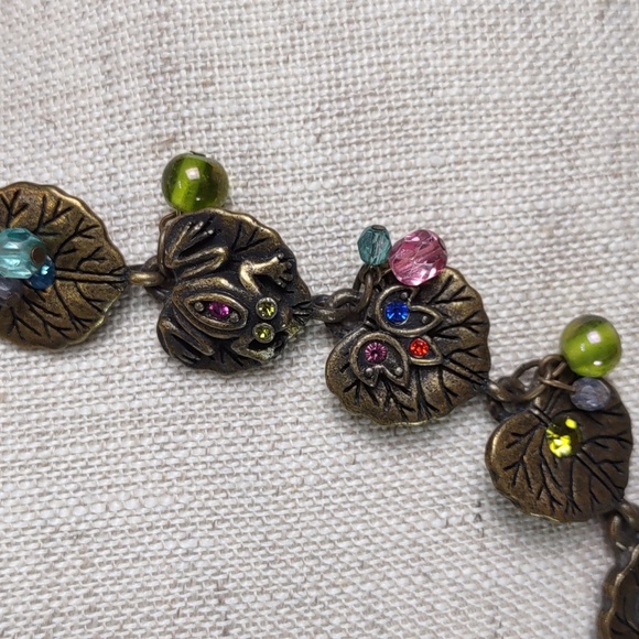 Chico's Vintage-look Jeweled Frog On Lily Pad Necklace - Picture 3 of 10